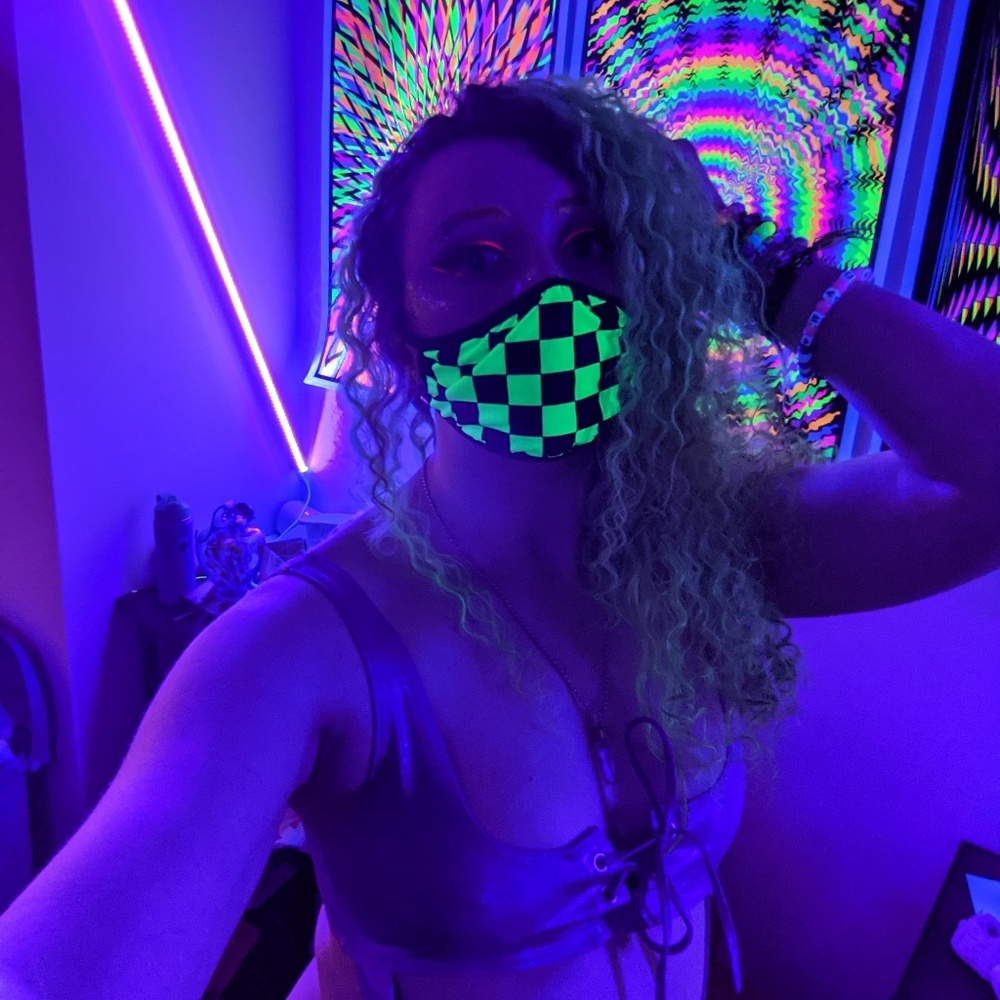 Meet your Posher, Ocha